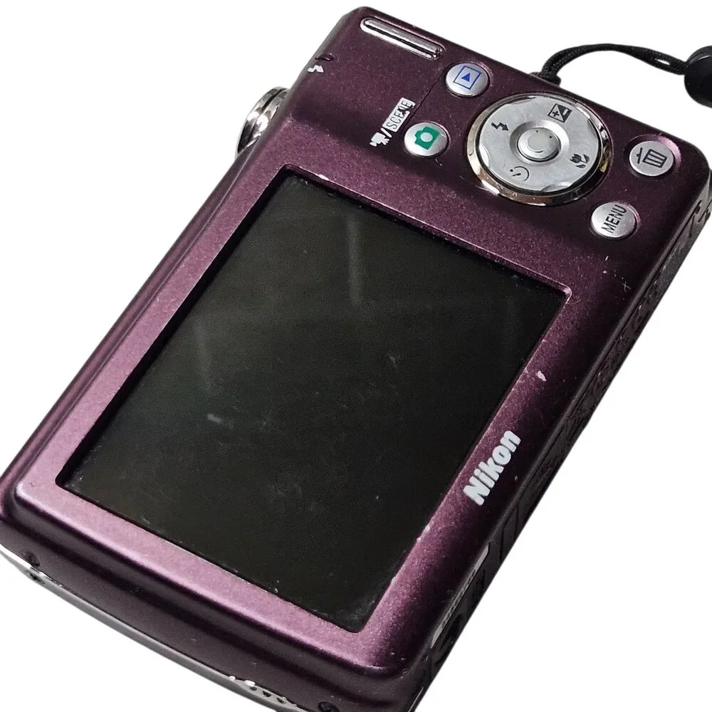 Nikon COOLPIX S220 Pink Digital Camera with Accessories